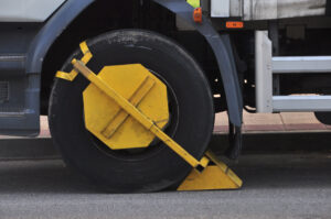 clamp boot parking car