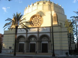 Wilshire Boulevard Temple (by Downtowngal via Wikimedia)